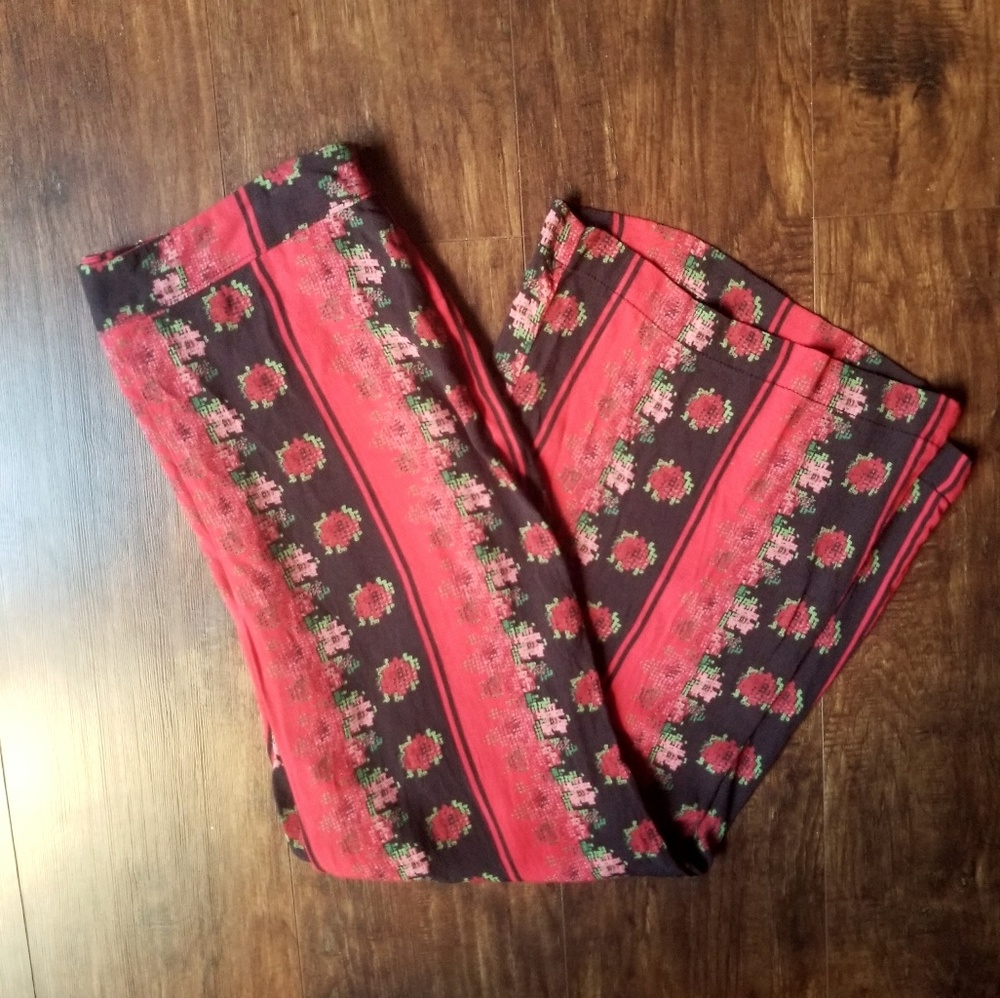 5/25 SALE Urban Outfitters flowy Pants Size 6